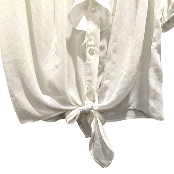 BONGO Front Tie Cold Shoulder Button Top - Picture 6 of 12